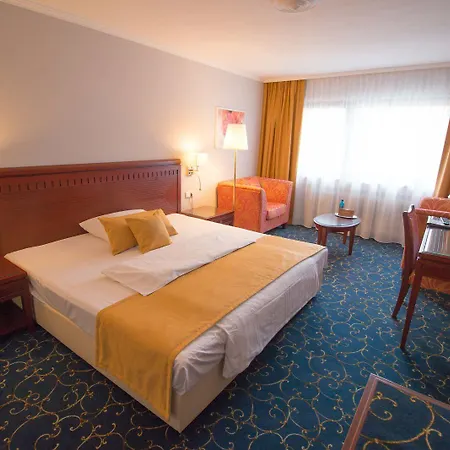 Brunnenhof 3*
